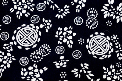 藍(lán)染布與花布 傳統(tǒng)工藝與斑斕審美的交織